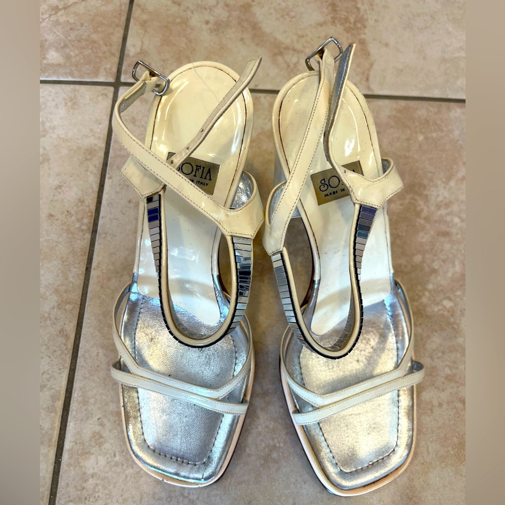 SOFIA Vintage Y2K Square Toe Patent Heels size 7.5 cream color w crystal straps